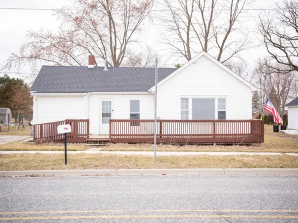 545 N Midland St, Merrill, MI 48637