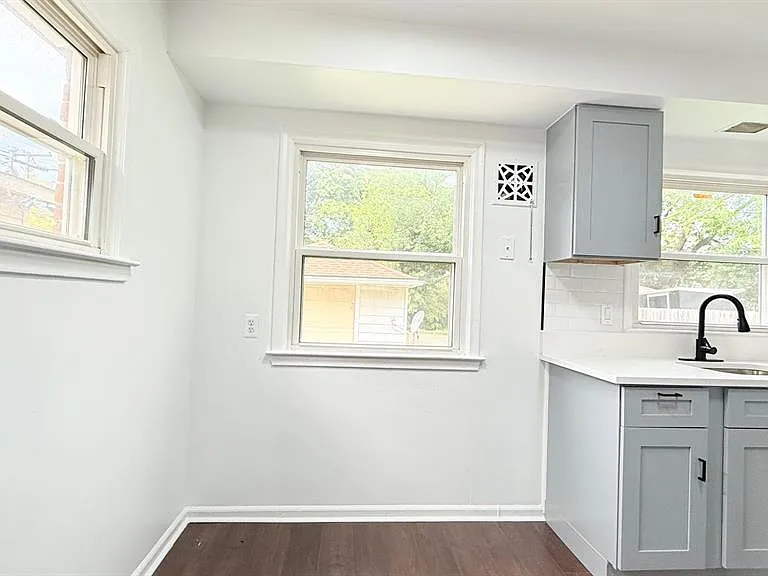 311 Amherst St — Photo 14