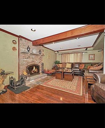 4th image of 12 Nowick Ln