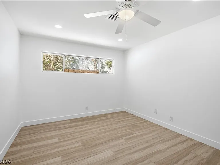 1300 Canosa Ave — Photo 7