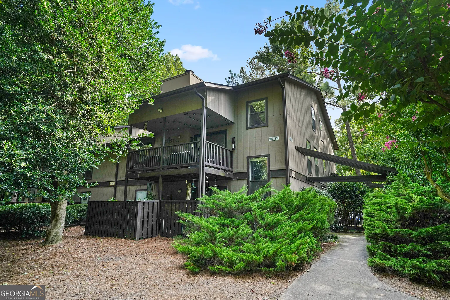 906 River Run Dr photo 1