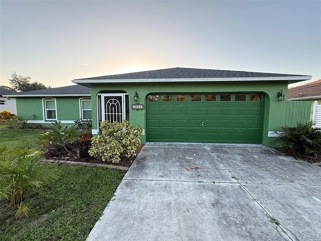 3 bed, 2.0 bath, 1195 sqft, $1,595 — Photo 1