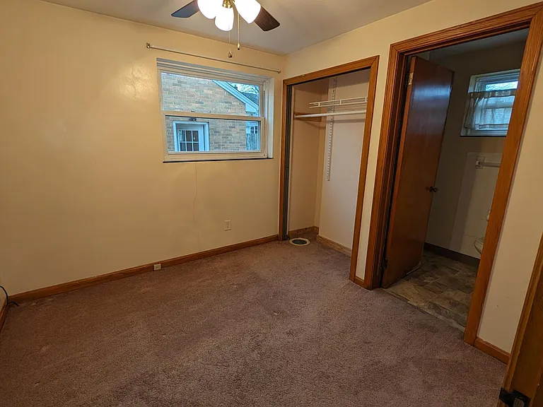 538 Hower St NE — Photo 9