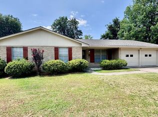 221 Iris St, Greenville, MS 38701