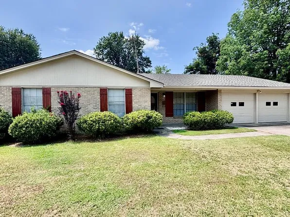 221 Iris St, Greenville, MS 38701