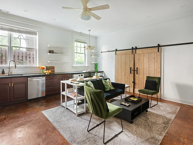 570 Morgan St NE #B — Photo 14