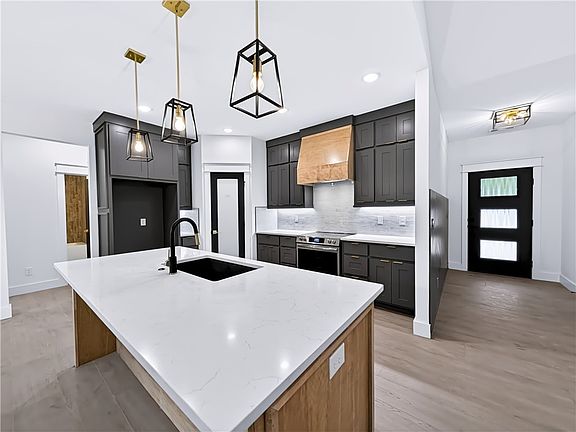 2nd image of 9 Winters Ln