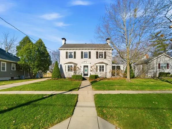 487 S East St, Crown Point, IN 46307