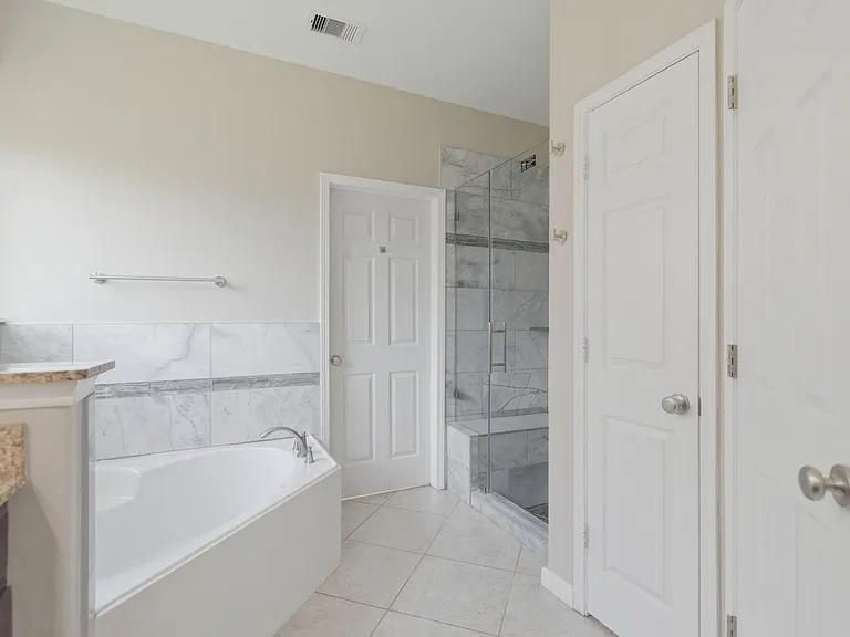 14535 Mountain Cliff Ln — Photo 16