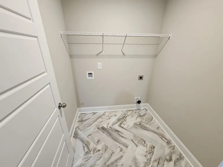 219 Donegal Dr — Photo 17