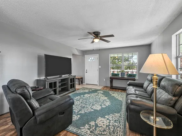 268 Victory Ln, Springtown, TX 76082