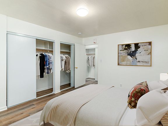 4th image of 310 6th Ave APT 4