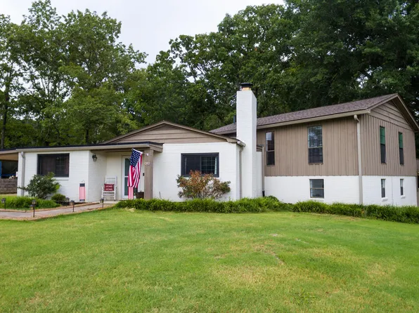 989 Sanford St, Henderson, TN 38340