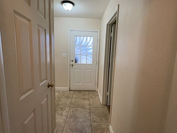 3rd image of 3283 Astoria Dr