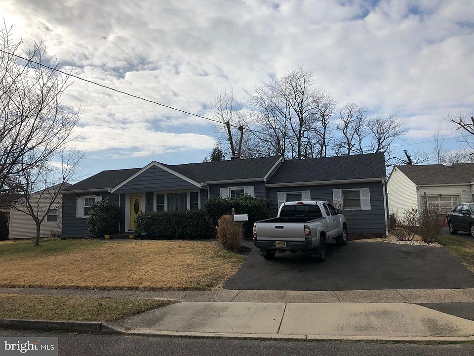 2nd image of 9 Elinor Ave