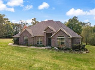 13700 Crazy Horse Dr, Rogers, AR 72758