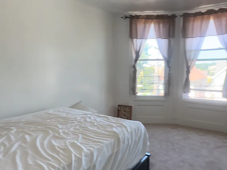 Matilda Ave — Photo 10
