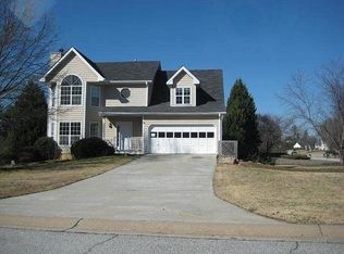 620 Ashton Manor Dr, Loganville, GA 30052