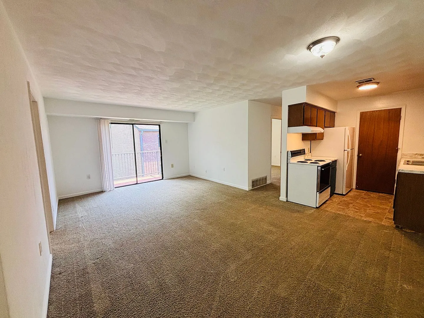 3 Bedroom 1 Bath Condo — Photo 2