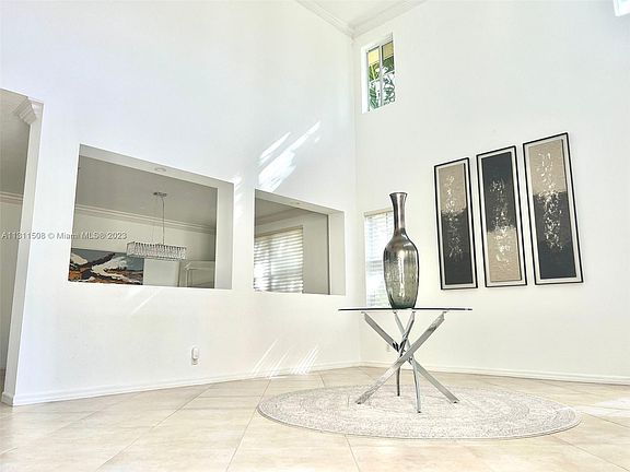 4th image of 1336 Crossbill Ct