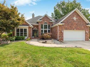 26335 Lakeview Ter, Godfrey, IL 62035