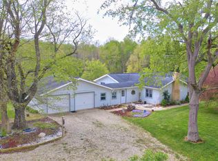 5867 W Pook Rd, South Whitley, IN 46787