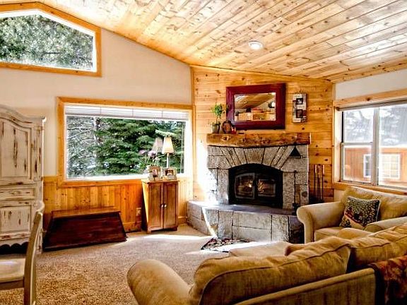 Extraordinaire fireplace