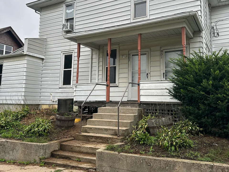 901-903 2nd St