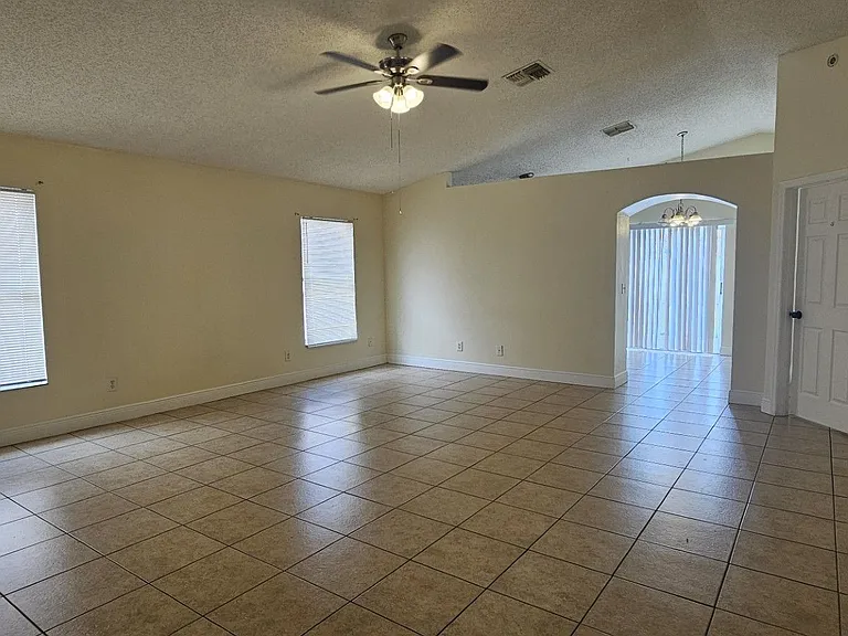 2338 Cordova Ct — Photo 5