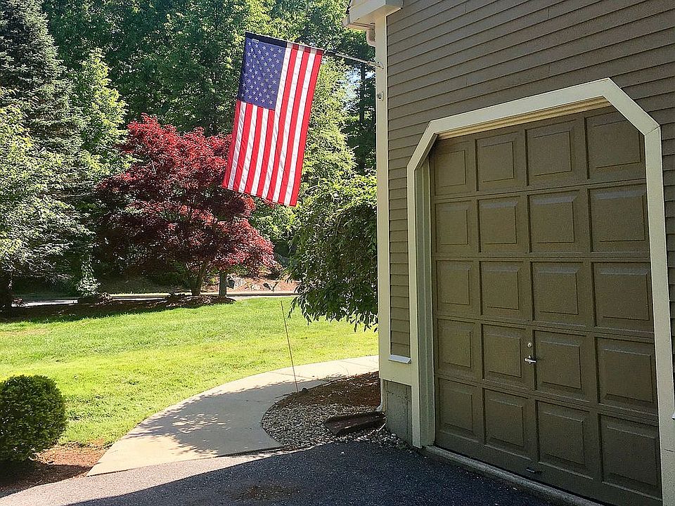 2nd image of 17 Bishops Way