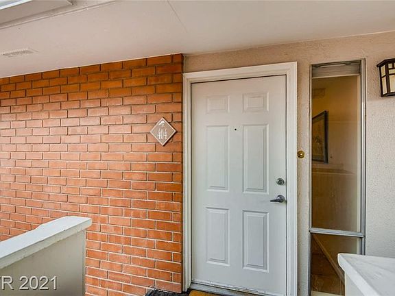 2nd image of 769 Oakmont Ave Unit 404