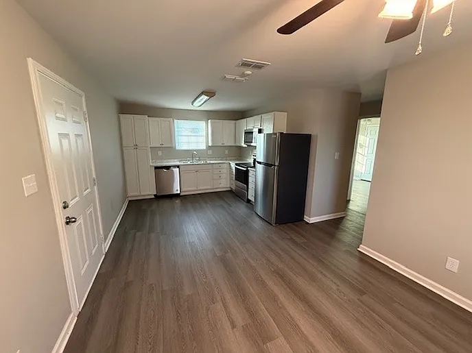 2 bed, 800 sqft, $995 — Photo 3