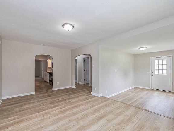 2nd image of 2725 S Taft Ave