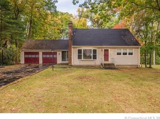 7 Lexton Dr, Farmington, CT 06032