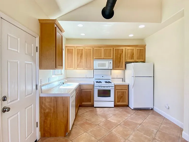 2315 Glacier Pl #A — Photo 1