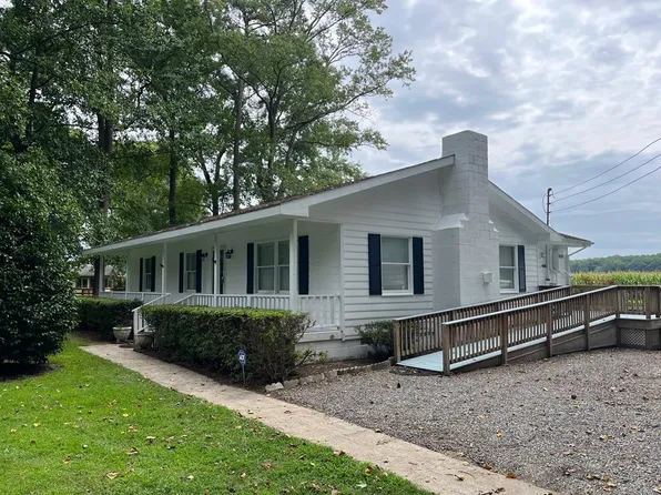 97 McCormick Dr, Reedville, VA 22539