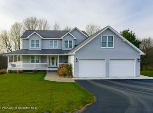 117 Porter Dr, Clifford Township, PA 18421