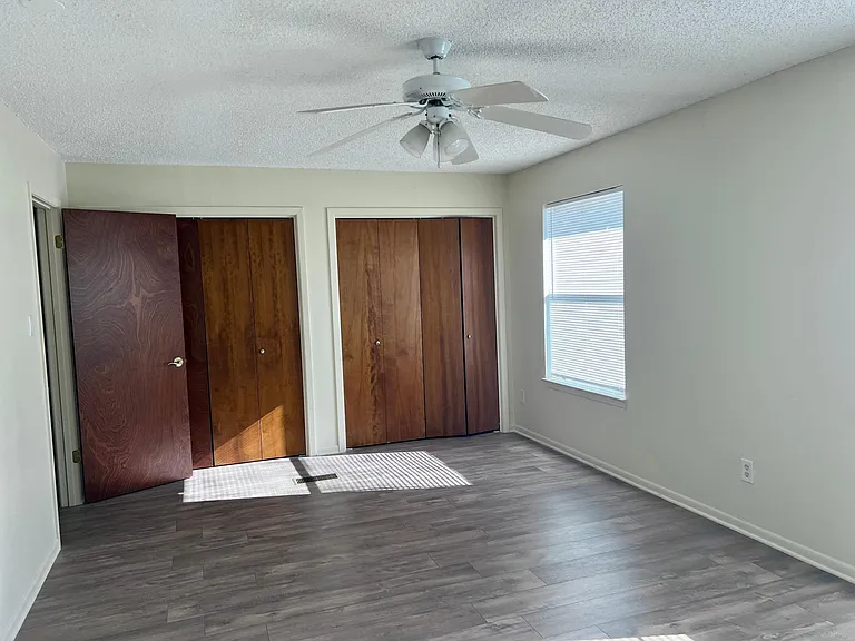 300 Lucy Ln — Photo 12