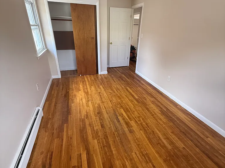 160 Hull St — Photo 2