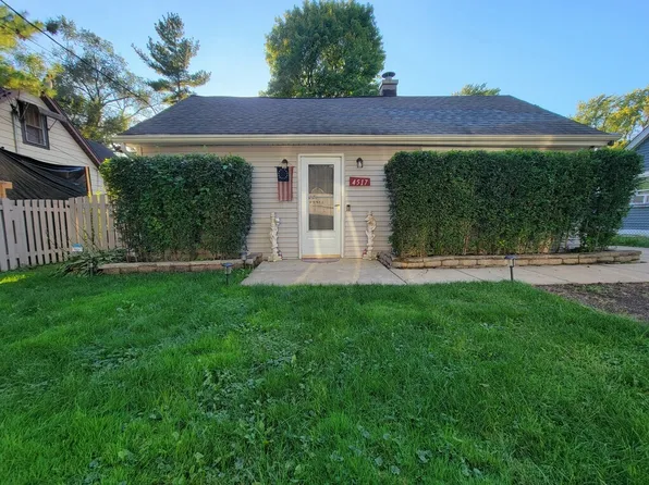 4517 Hilltop Dr, Wonder Lake, IL 60097