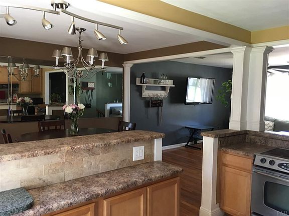 5th image of 751 Boxwood Dr