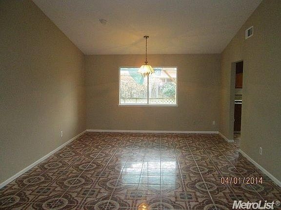 2nd image of 566 Elmwood Dr
