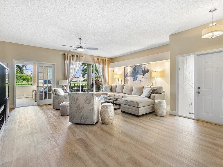 5070 Lake Catalina Dr #C — Photo 4