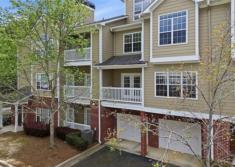1st image of 2111 Woodland Ln