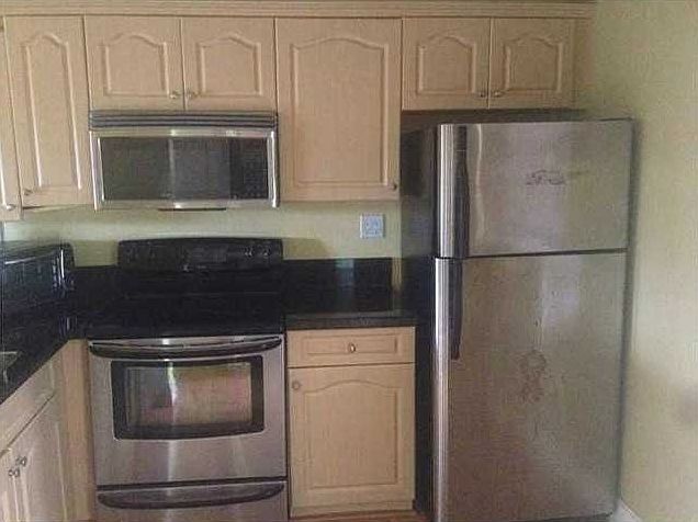 2nd image of 9869 Nob Hill Ln