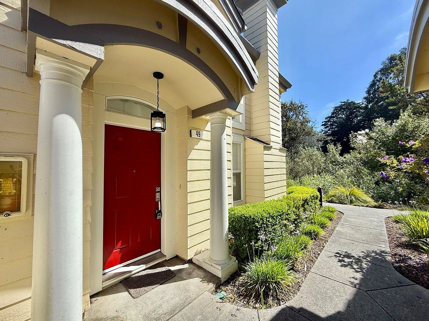 Beautifully Updated Half Moon Bay Townhome with Pool & Spa — Photo 2
