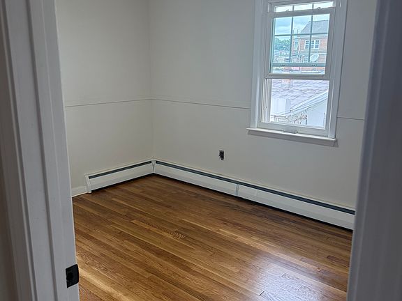 2nd image of 114 Oxford St