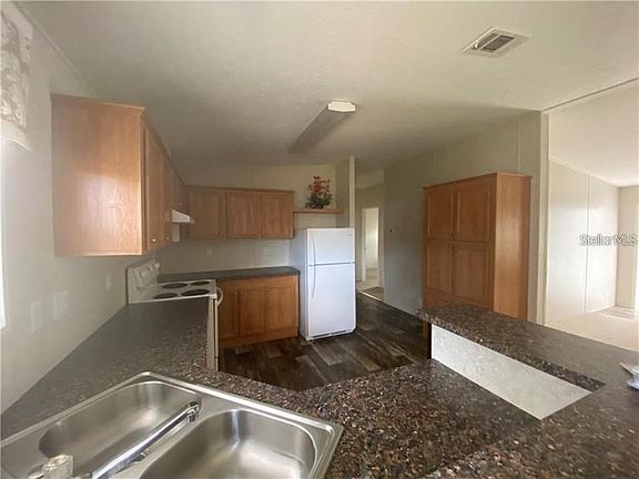 2nd image of 1621 Tangerine St