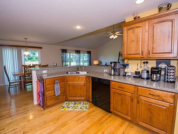 4th image of 23051 Benson Ct
