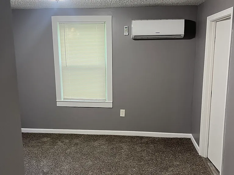 604 E Angus St — Photo 7